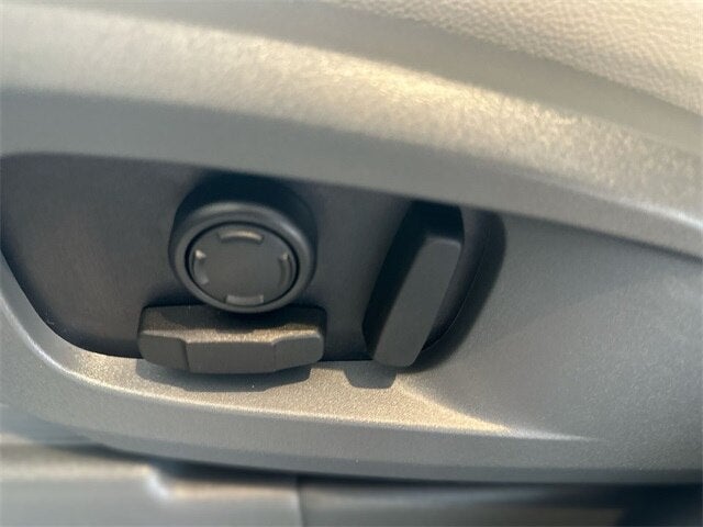 2023 Land Rover Defender 110 SE