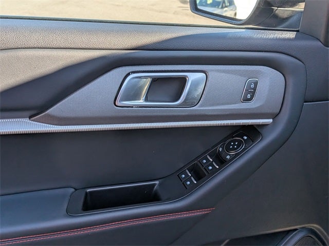 2025 Ford Explorer ST-Line 300A