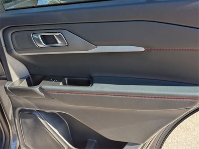 2025 Ford Explorer ST-Line 300A