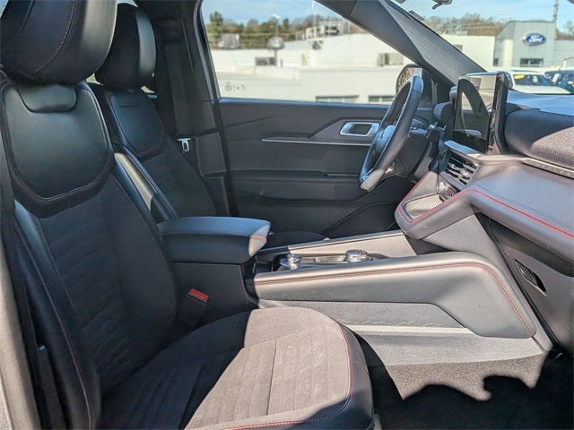 2025 Ford Explorer ST-Line 300A