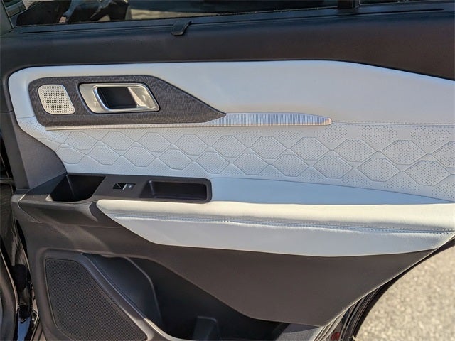 2025 Ford Explorer Platinum ULTIMATE PACKAGE