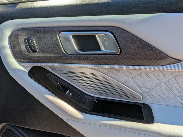 2025 Ford Explorer Platinum ULTIMATE PACKAGE