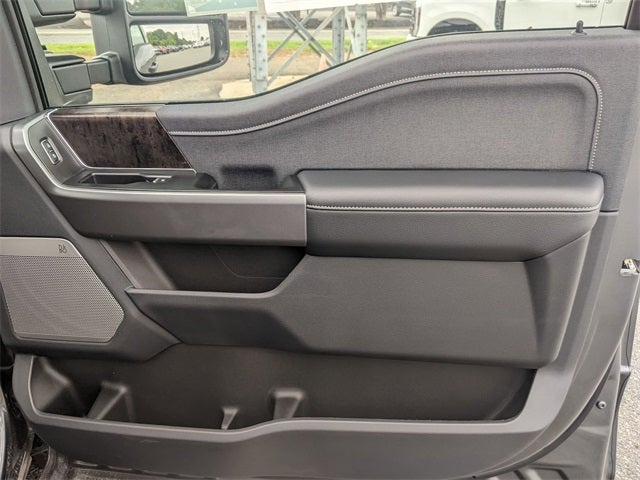 2025 Ford F-350SD Lariat