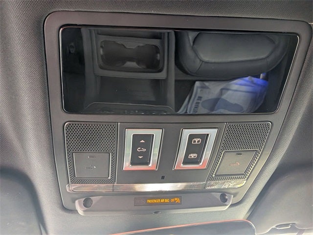 2023 Land Rover Defender 110 X-Dynamic SE