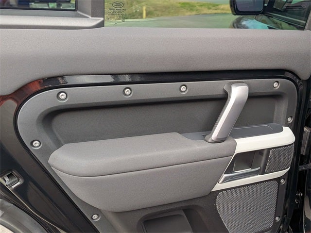 2023 Land Rover Defender 110 X-Dynamic SE